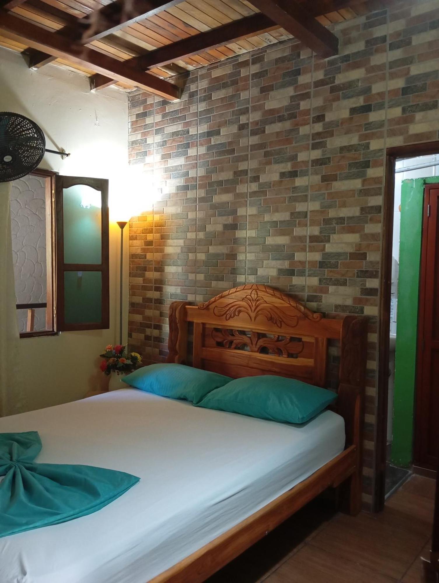Hostal Los Wichos ミンカ エクステリア 写真