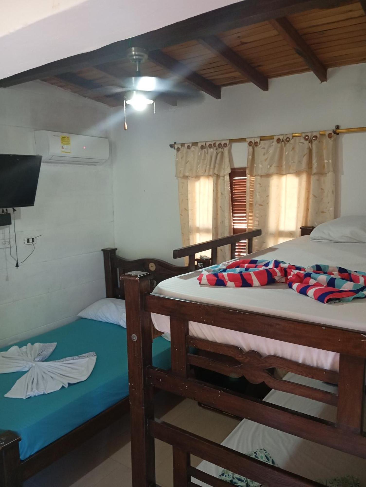 Hostal Los Wichos ミンカ エクステリア 写真